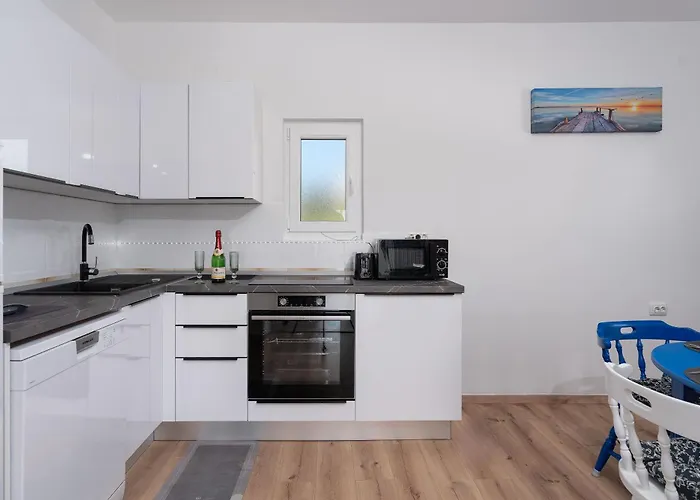 House Adriatic Blue Dream ルティナ